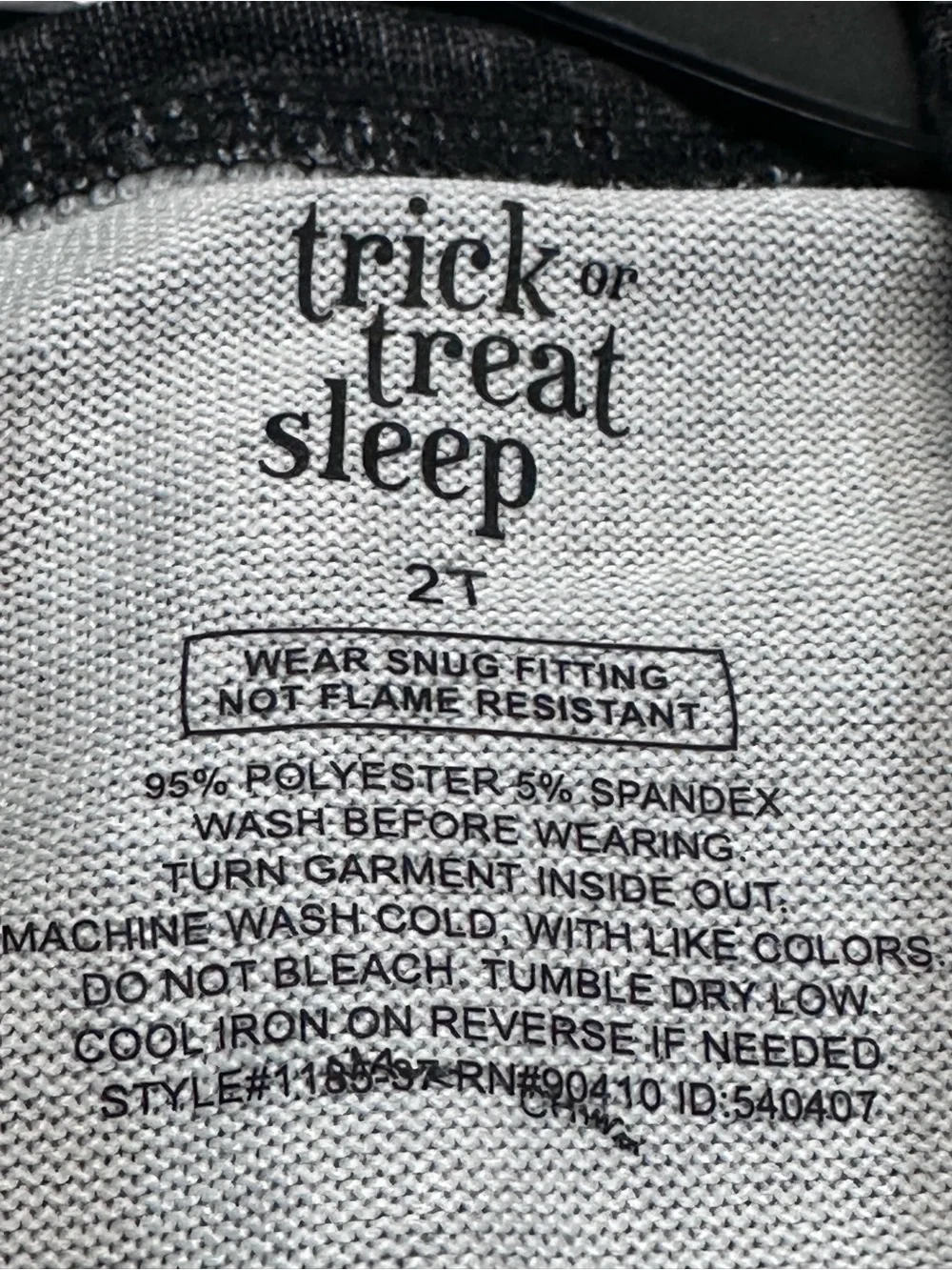 NWT Trick or Treat Sleep Glow in the Dark Spookysaurus Dinosaur Pajama Set Gray